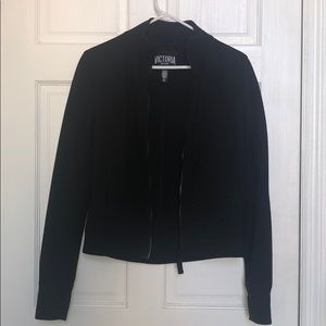 Victoria sport zip-up sweater